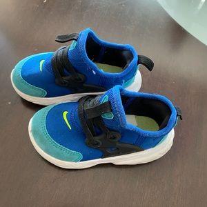 Toddler size 7 Nike’s